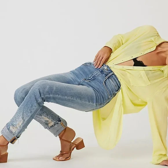 Pilcro The Cigarette Slim Straight Jeans in Distressed Light Wash, 34/18 - Picture 4 of 14